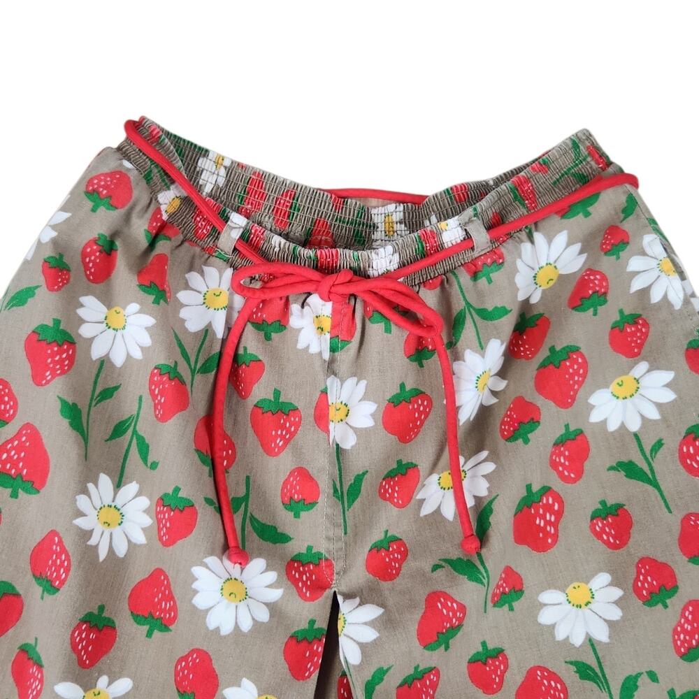 Vtg Strawberry Floral Print Culottes Wide Leg Shorts S/M Cottage Core Cotton - Picture 3 of 11